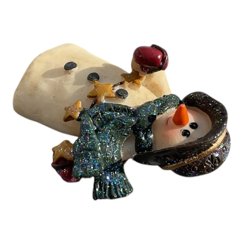 Snowman Brooch Resin Vintage 2.5” tall